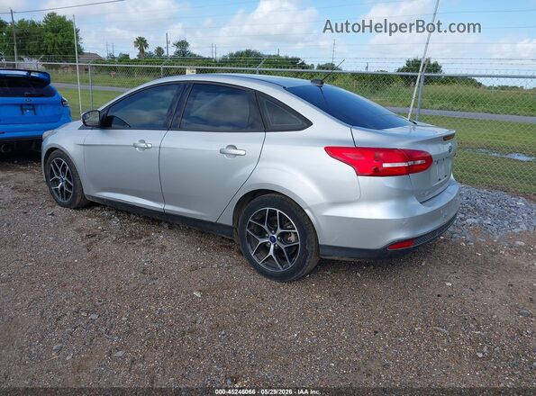 1FADP3H24HL249809 2017 FORD FOCUS Серебряный Вид спереди