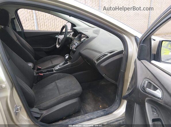 1FADP3H27HL277846 2017 FORD FOCUS Золотой Вид салона спереди