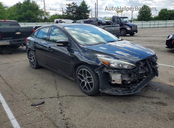 1FADP3H28HL248274 2017 FORD FOCUS Black Przód prawy