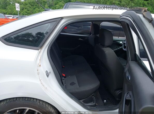 1FADP3H2XHL290249 2017 FORD FOCUS White Widok naklejki z numerem VIN