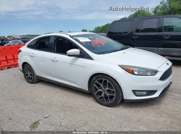 1FADP3H2XHL290249 2017 FORD FOCUS White Przód prawy
