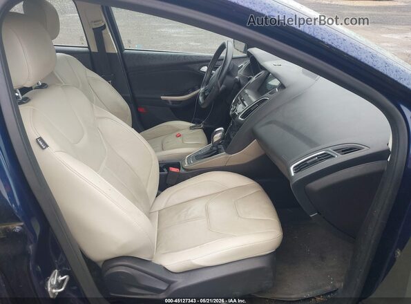 1FADP3J20HL202559 2017 FORD FOCUS Синий Вид салона спереди