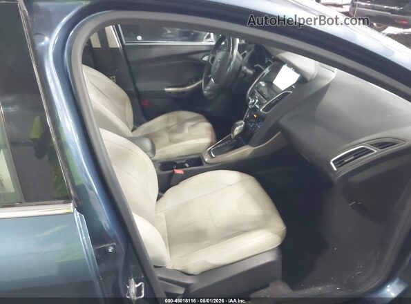 1FADP3J26JL294203 2018 FORD FOCUS Синий Вид салона спереди