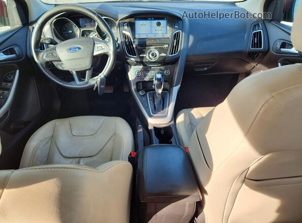 1FADP3J2XHL202293 2017 FORD FOCUS Красный Вид панели приборов