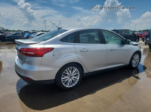 1FADP3J2XHL260422 2017 FORD FOCUS Серебряный Задняя правая четверть