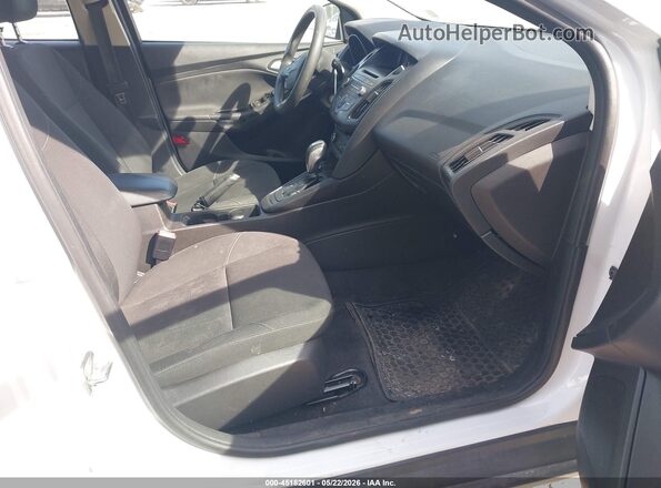 1FADP3K20GL345153 2016 FORD FOCUS White Widok wnętrza z przodu