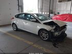 2016 Ford Focus Se White vin: 1FADP3K22GL270701