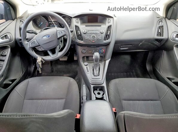 1FADP3K22HL314651 2017 FORD FOCUS Silver Widok deski rozdzielczej