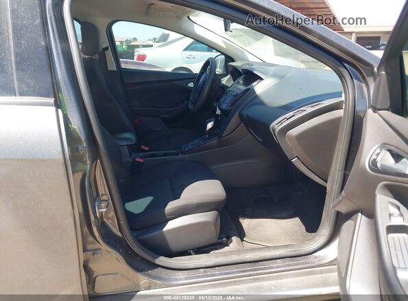 1FADP3K23JL282895 2018 FORD FOCUS Silver Vista interior delantera