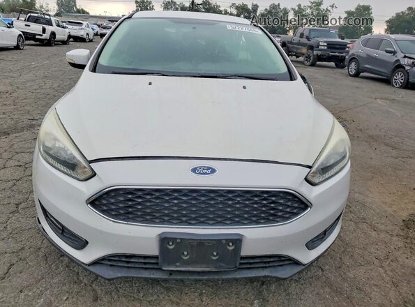 1FADP3K24HL232548 2017 FORD FOCUS White Widok z przodu