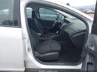 2017 Ford Focus Se Белый vin: 1FADP3K25HL231067