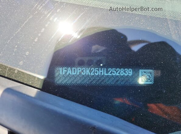 1FADP3K25HL252839 2017 FORD FOCUS Черный Вид подкапотного пространства