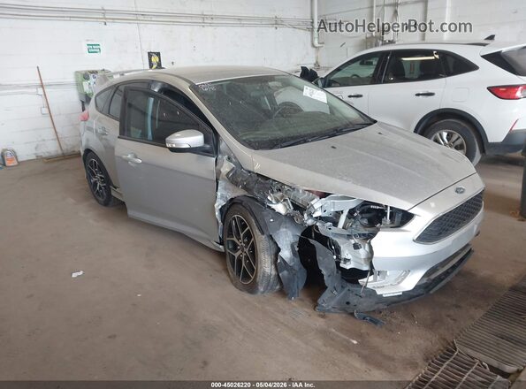 1FADP3K26GL310360 2016 FORD FOCUS Серебряный Передняя правая четверть