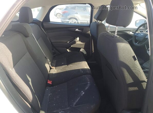 1FADP3K26HL326088 2017 FORD FOCUS Белый Вид задних сидений