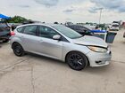 2018 Ford Focus Se Silver vin: 1FADP3K28JL212647