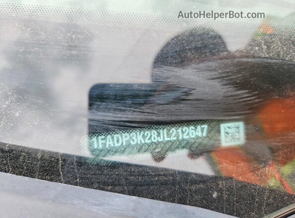1FADP3K28JL212647 2018 FORD FOCUS Silver Widok komory silnika
