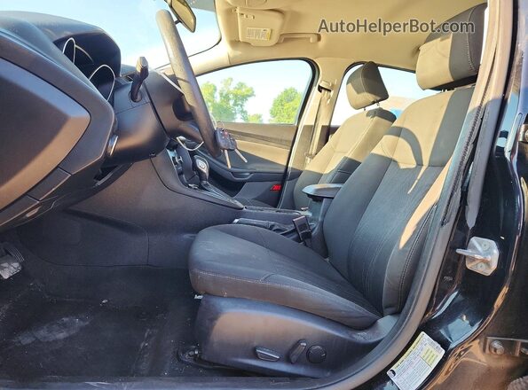 1FADP3K29GL258187 2016 FORD FOCUS Черный Вид салона спереди