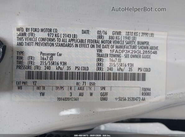 1FADP3K29GL285048 2016 FORD FOCUS White Vista del compartimento del motor