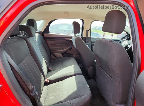 1FADP3K29HL290753 2017 FORD FOCUS Red Vista de los asientos traseros