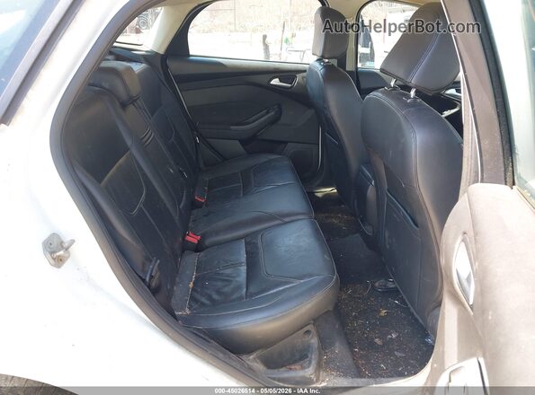 1FADP3K2XGL370898 2016 FORD FOCUS Белый Вид наклейки с VIN-кодом