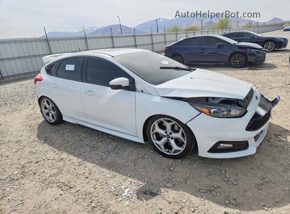 1FADP3L90GL221444 2016 FORD FOCUS Белый Передняя правая четверть