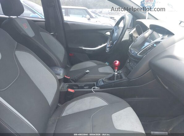 1FADP3L93GL355042 2016 FORD FOCUS ST Бежевый Вид салона спереди