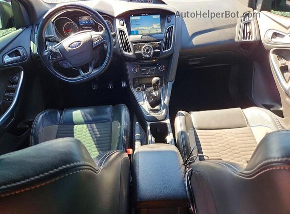 1FADP3L93JL331749 2018 FORD FOCUS Серый Вид панели приборов