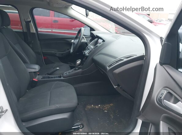 1FADP3M22HL270650 2017 FORD FOCUS White Vista interior delantera