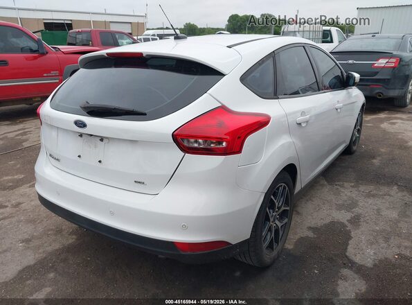 1FADP3M22HL270650 2017 FORD FOCUS White Trasero derecho