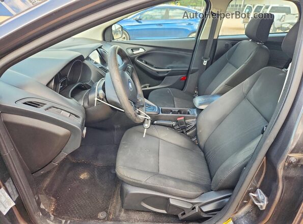 1FADP3M23JL232298 2018 FORD FOCUS Серый Вид салона спереди