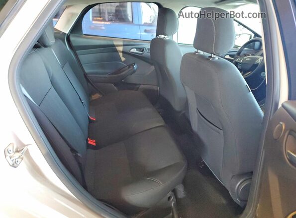 1FADP3M23JL241275 2018 FORD FOCUS White Вид задніх сидінь