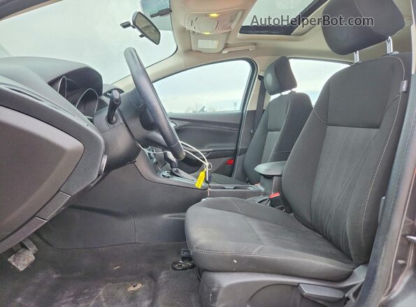 1FADP3M29HL324008 2017 FORD FOCUS Серый Вид салона спереди