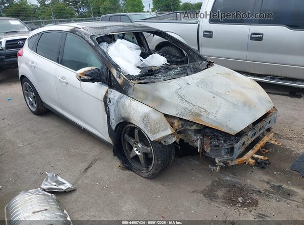 1FADP3N26GL250026 2016 FORD FOCUS Белый Передняя правая четверть