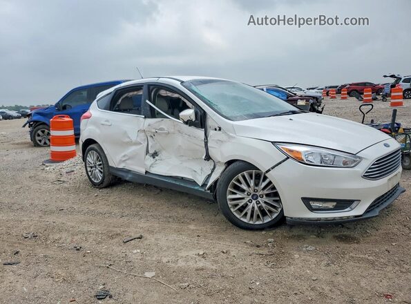 1FADP3N26GL295385 2016 FORD FOCUS White Delantero derecho