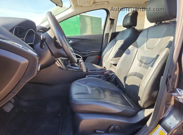 1FADP3N29GL344224 2016 FORD FOCUS Серый Вид салона спереди