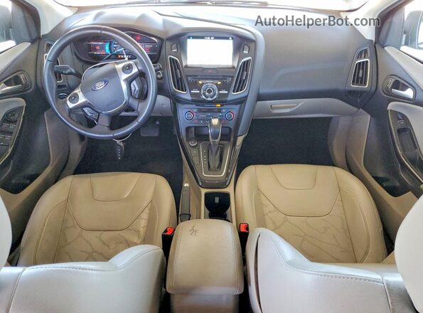 1FADP3R48HL314824 2017 FORD FOCUS Серый Вид панели приборов
