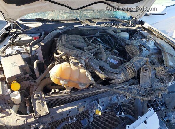 1FATP8EMXG5335773 2016 FORD MUSTANG Белый Вид задней части салона