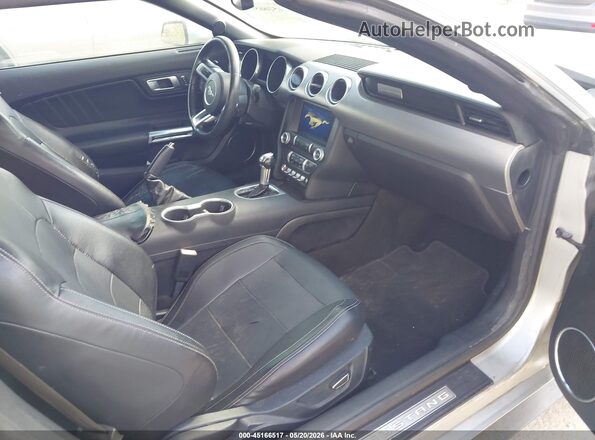 1FATP8FF9J5145292 2018 FORD MUSTANG Silver Widok wnętrza z przodu