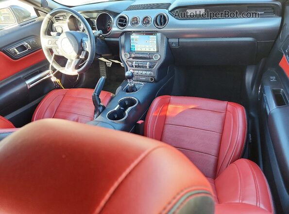 1FATP8UH0H5202946 2017 FORD MUSTANG Gray Widok deski rozdzielczej