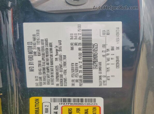 1FATP8UH0N5105225 2022 FORD MUSTANG Black Vista del compartimento del motor