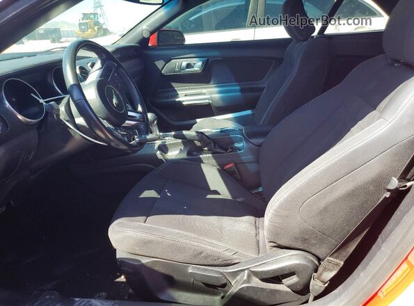 1FATP8UH5K5159065 2019 FORD MUSTANG Красный Вид салона спереди
