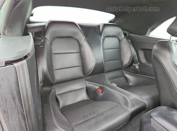1FATP8UH5P5110858 2023 FORD MUSTANG Белый Вид задних сидений
