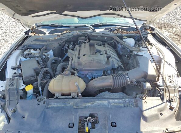 1FATP8UHXJ5166432 2018 FORD MUSTANG Белый Вид задней части салона