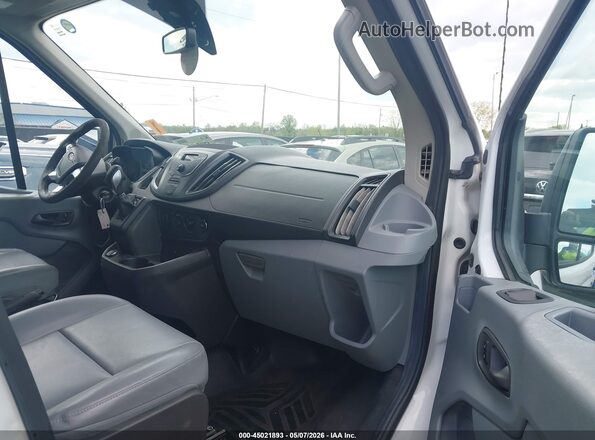 1FBAX2CM9HKA27258 2017 FORD TRANSIT-350 Белый Вид салона спереди