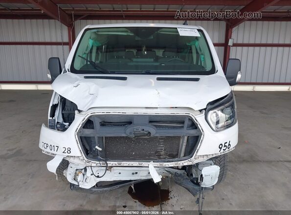 1FBAX2Y84PKB91933 2023 FORD PASSENGER Белый Вид задней части салона