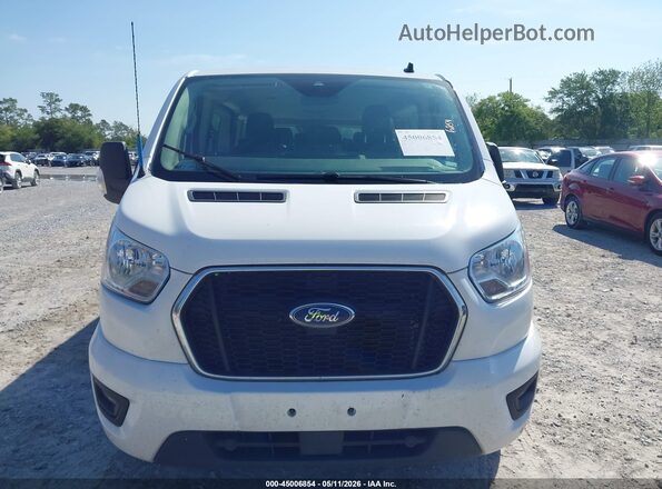 1FBAX2Y88NKA49128 2022 FORD PASSENGER White Vista del cuadro de instrumentos