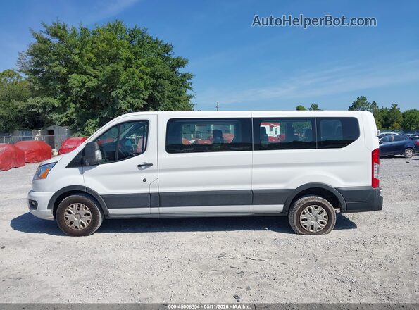 1FBAX2Y88NKA49128 2022 FORD PASSENGER White Vista interior de 360 grados