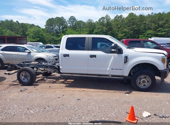 1FD7W2BT0KEG56040 2019 FORD F-250 White Widok wnętrza z tyłu
