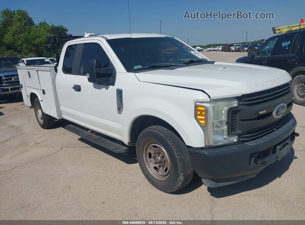 1FD7X2A68HEC33272 2017 FORD F-250 Белый Передняя правая четверть