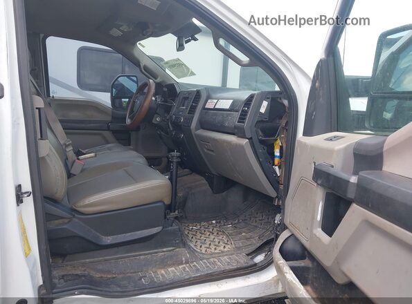 1FD7X3B61HEC56669 2017 FORD F350 Белый Вид салона спереди